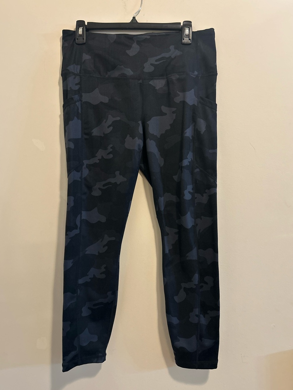 Yogalicious Black & Navy‎ Camo Leggings